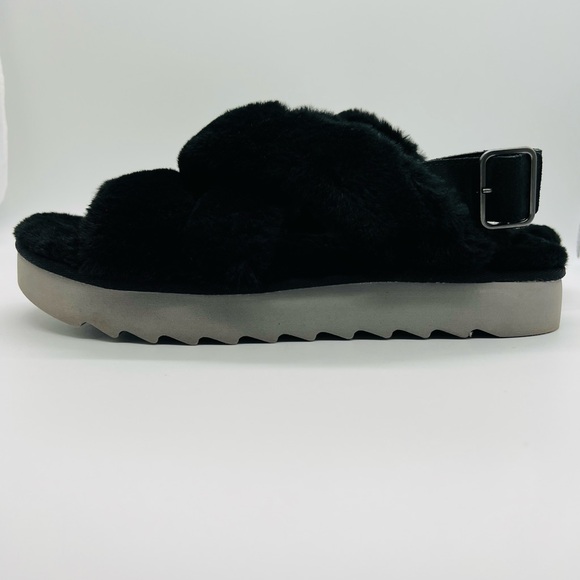 Koolaburra By UGG Black Faux Fur Criss Cross Strap Sandals Size 10 - Picture 15 of 15